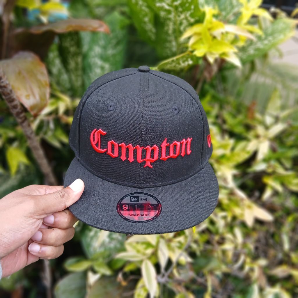Topi Snapback New Era Compton 9Fifty Red Script - NEW