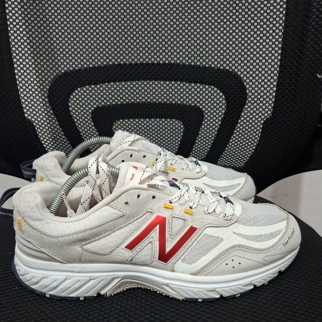 sepatu bekas*(size:44 cm:28)