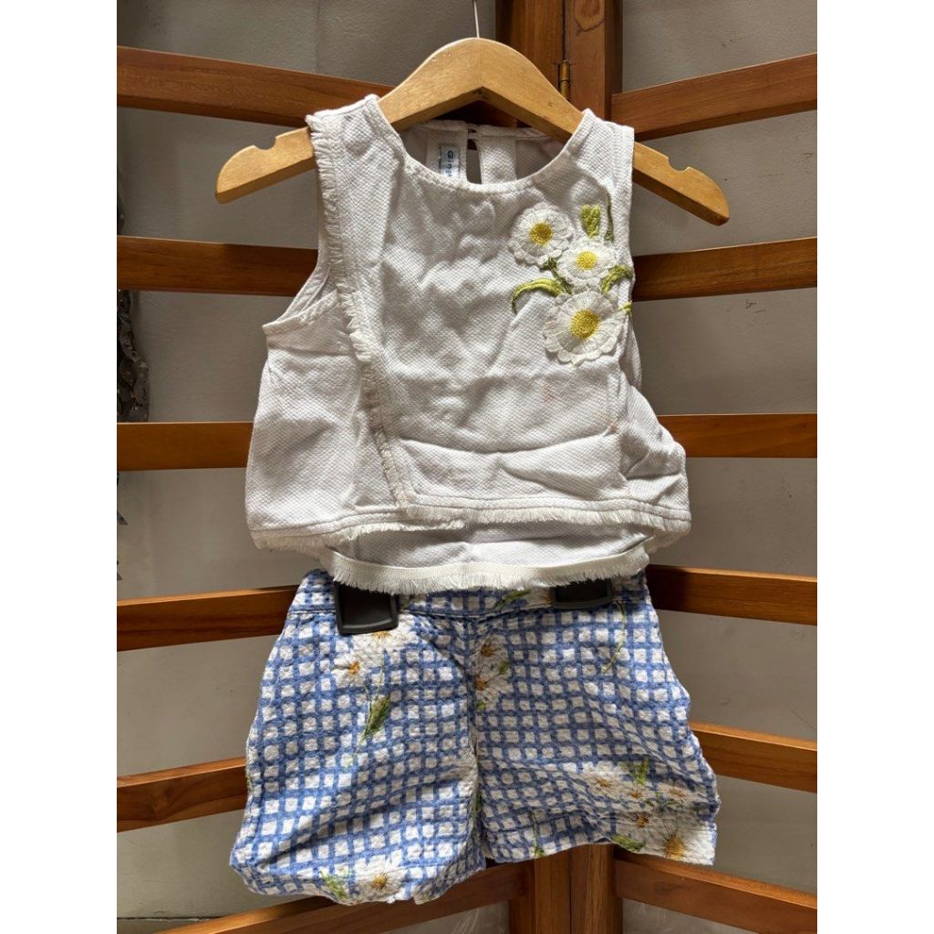 Preloved Gingersnaps set atasan tanpa lengan bawahan pendek bunga 2tahun