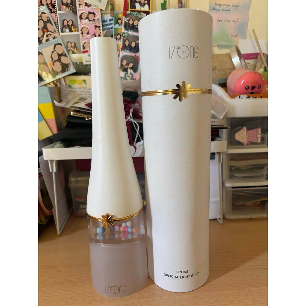 lightstick izone booked