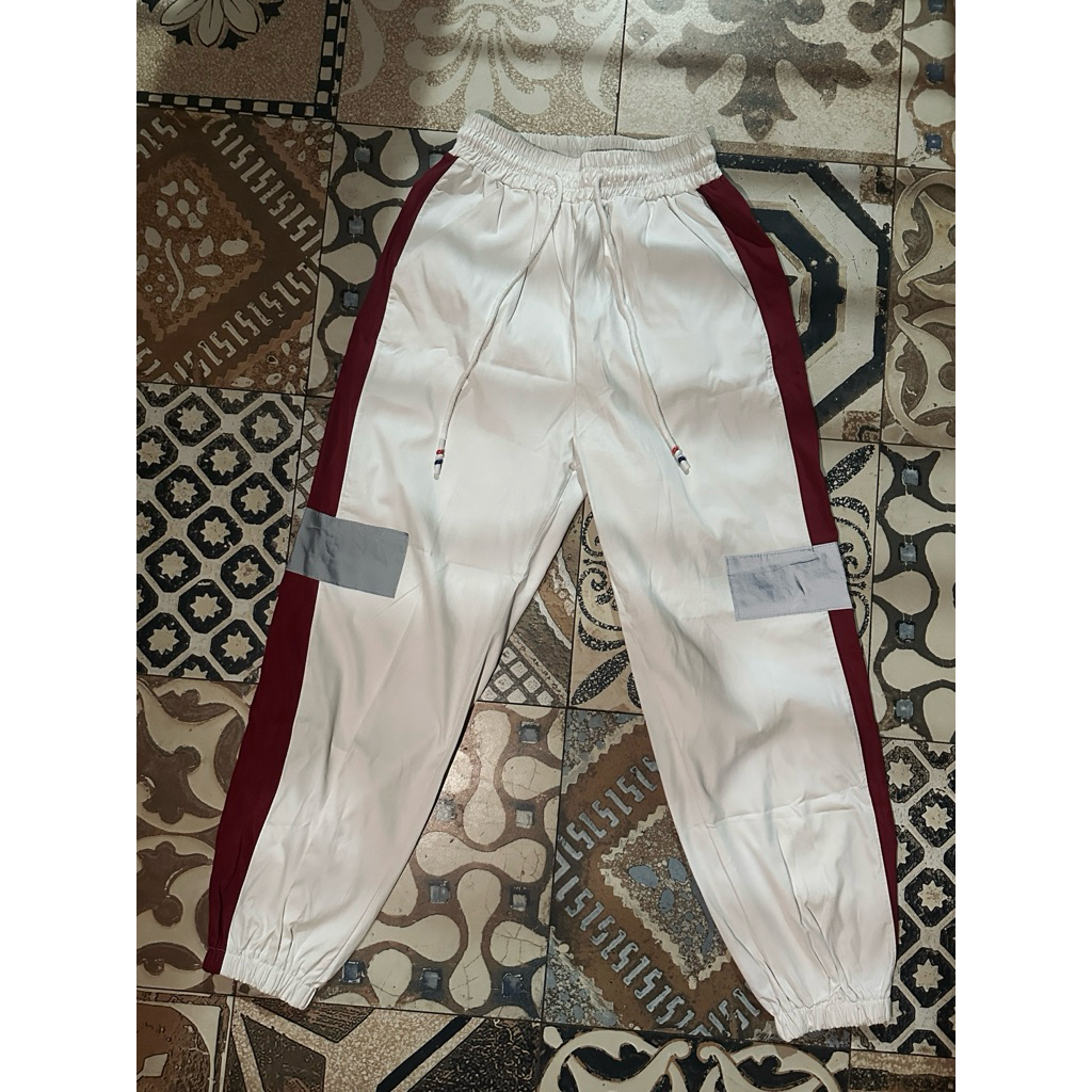 preloved joger putih merah list silver