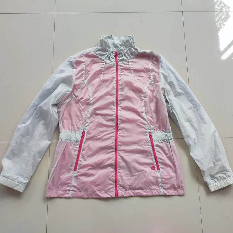 73. Jacket Outdoor Olahraga Renoma Size setara L - Pakaian Gunung Lapangan Running Casual