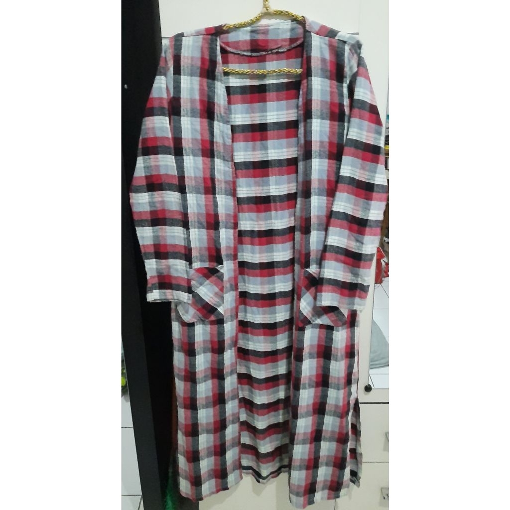Preloved - Long outer kotak kotak merah untuk wanita
