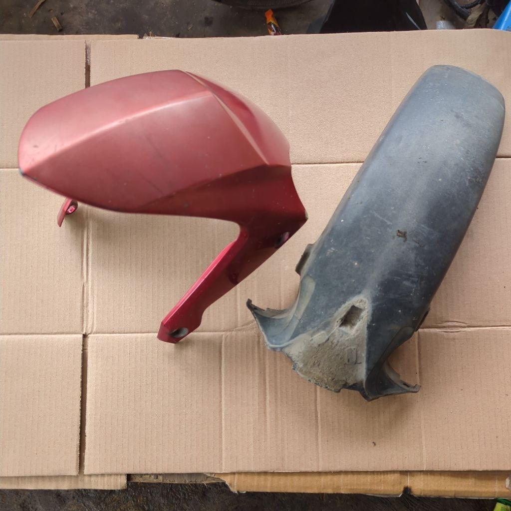 Spakbor depan Supra GTR 150 Merah Maroon Glossy