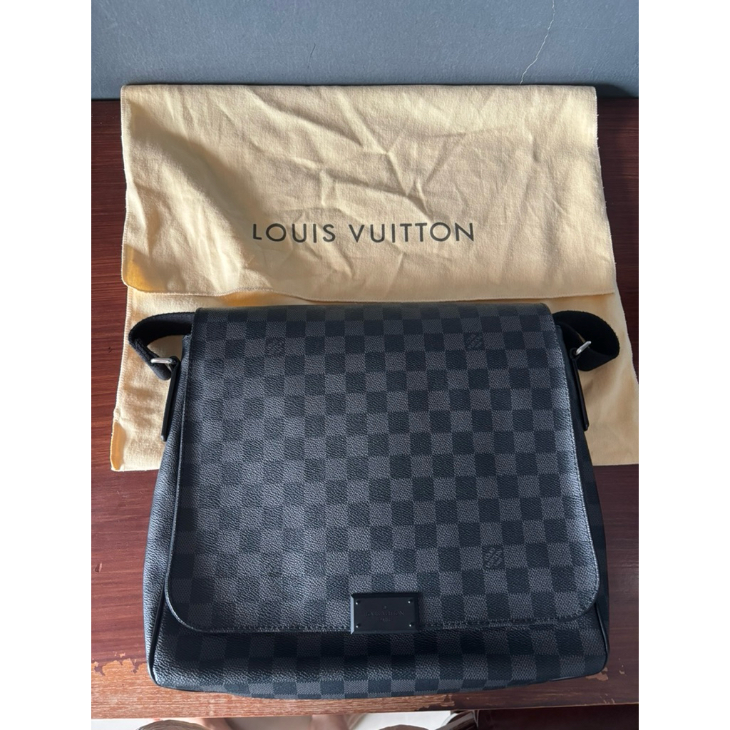 LV Damier Messenger Bag
