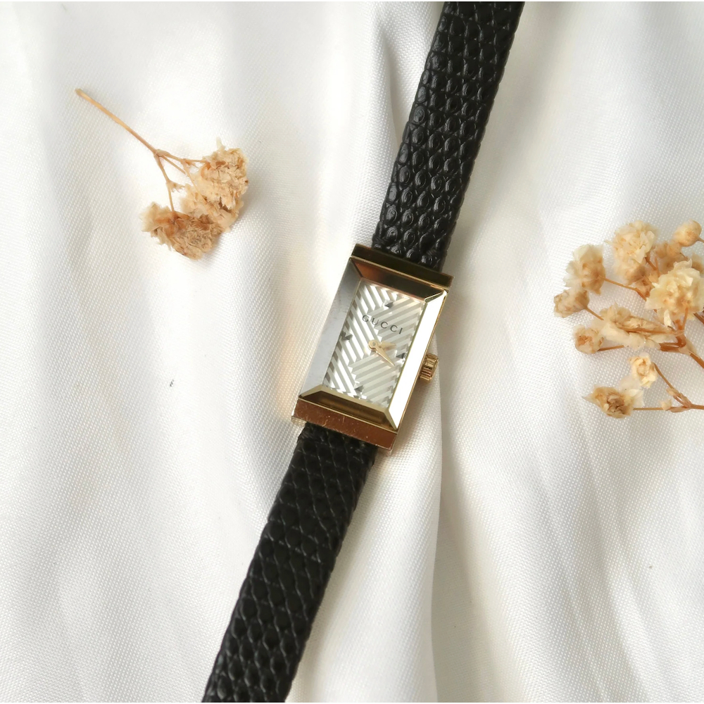 Jam Tangan Wanita Vintage Watch Gucci Rectangle Patterned Dial Black Strap Original Autentik Prelove