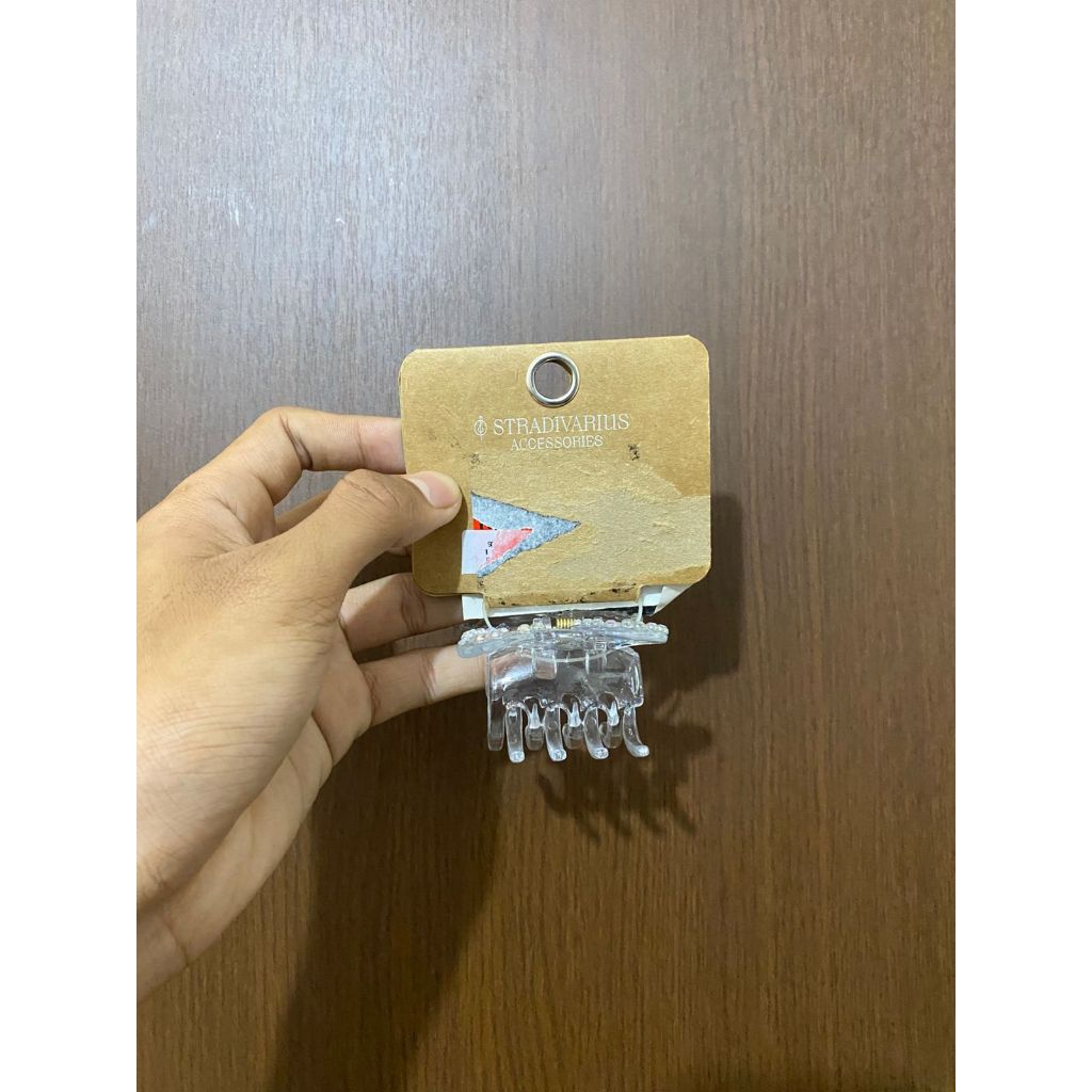 STRADIVARIUS HAIR HAIR CLAW CLIP