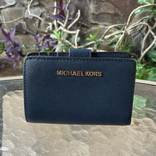 [Preloved] Dompet Michael Kors Jet Set Travel Bifold Wallet