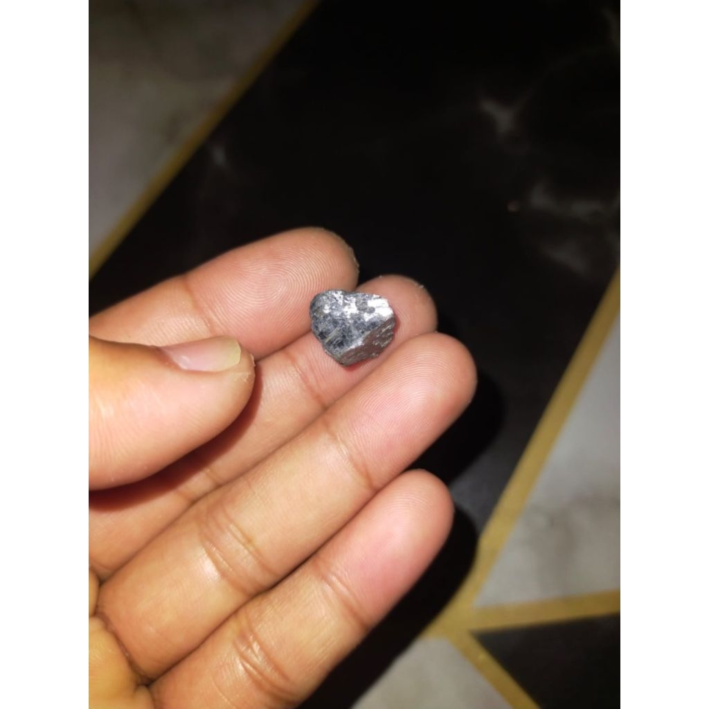 batu intan bun tet hitam temuan galian tanah