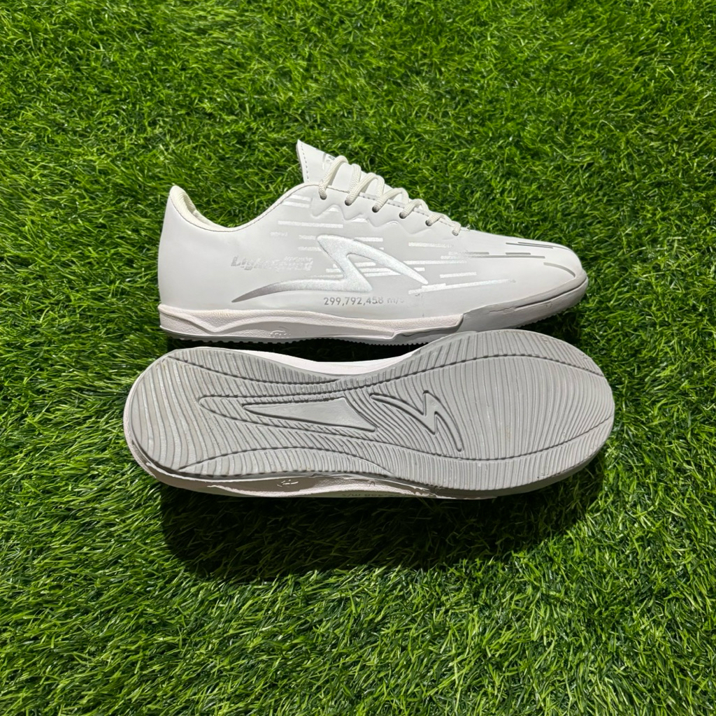 promo terbaru specs alpha  sepatu futsal specs alpha, invinity keluaran terbaru
