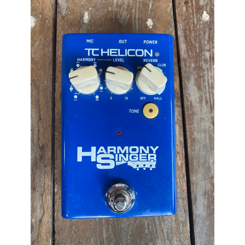 TC Helicon Harmony Singer efek gitar