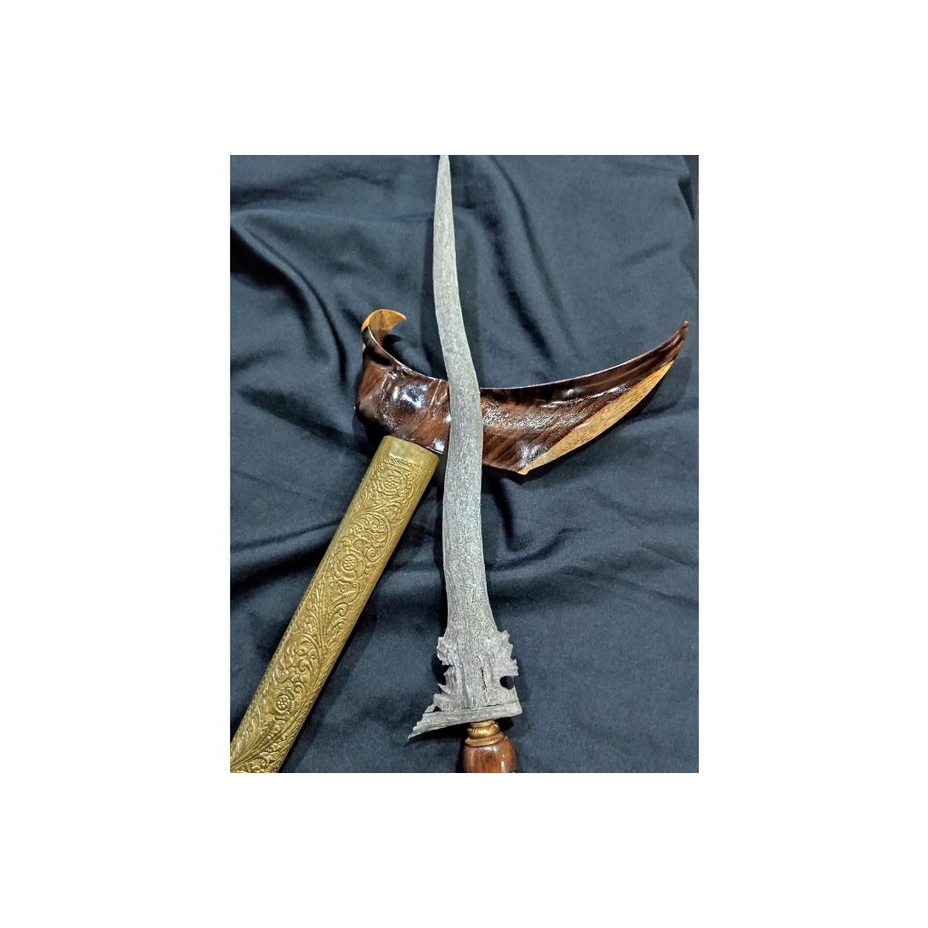 Keris Sepuh Jangkung Nogo Omyang Warangka Ladrang Solo - Keris Rawatan Antik