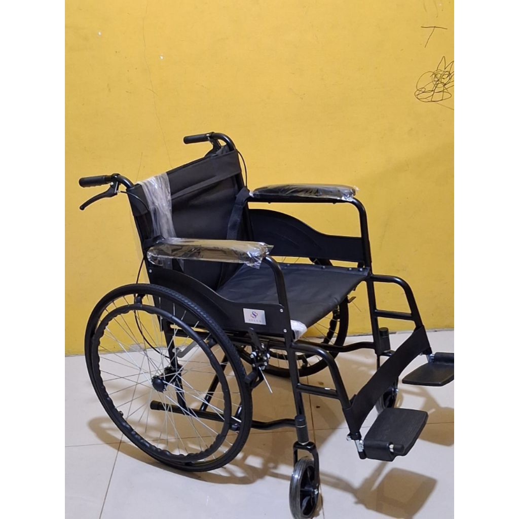 KURSI RODA MEDIS KONDISI UDAH DI RAKIT KURSI RODA PASIEN KURSI RODA DI PAKAI MANDI