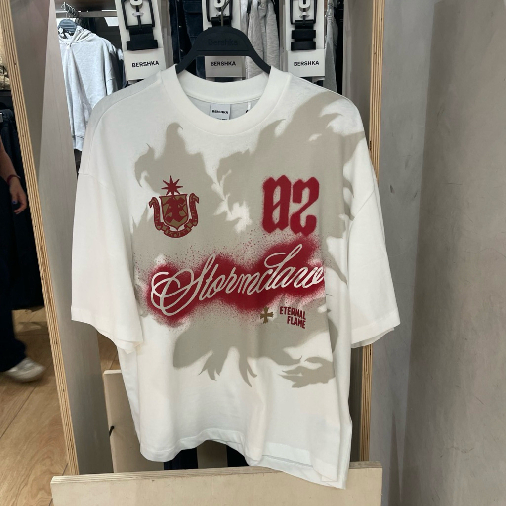 Kaus T-shirt BERSHKA MEN Jastip (jasa titip)