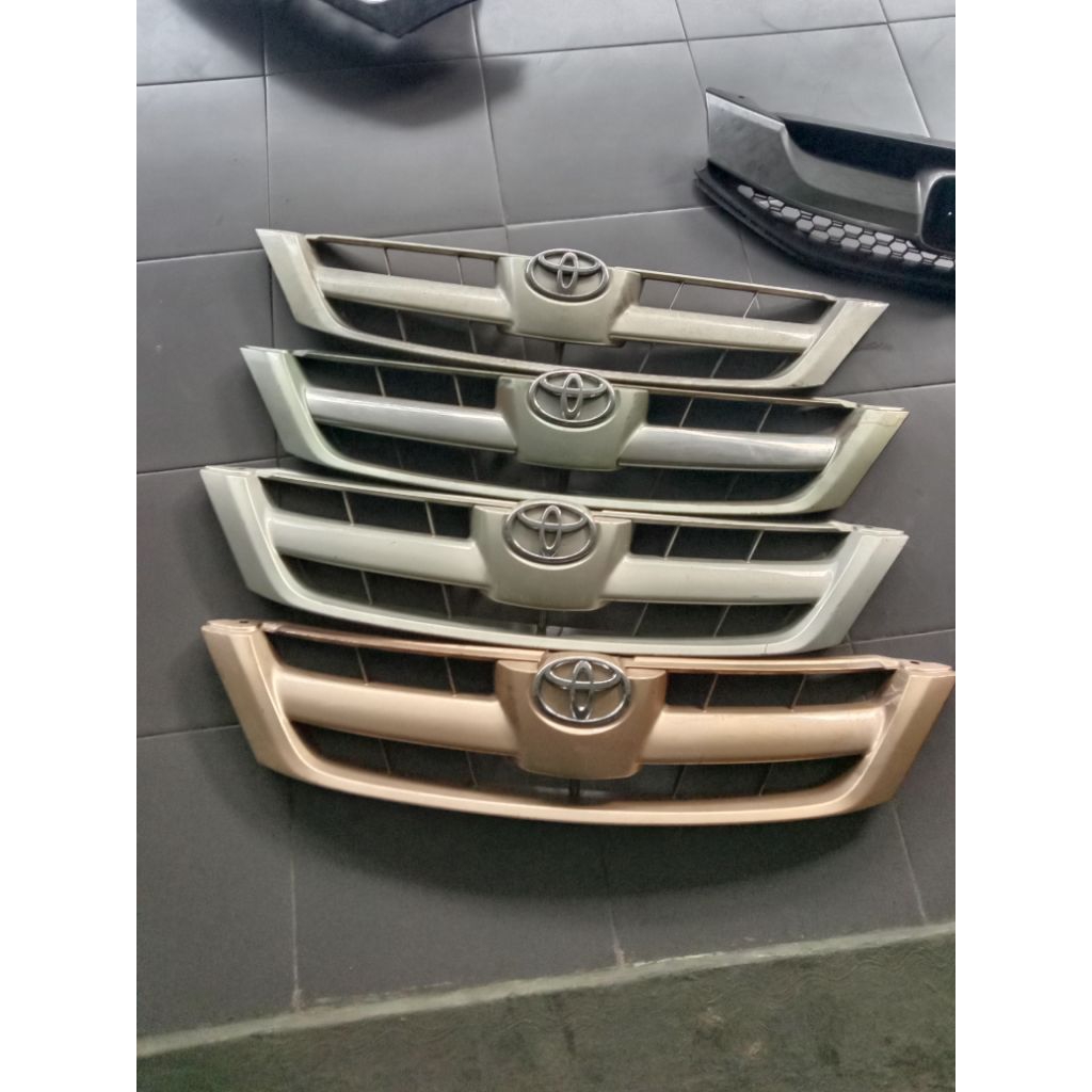 grill Innova 2005-2007 original