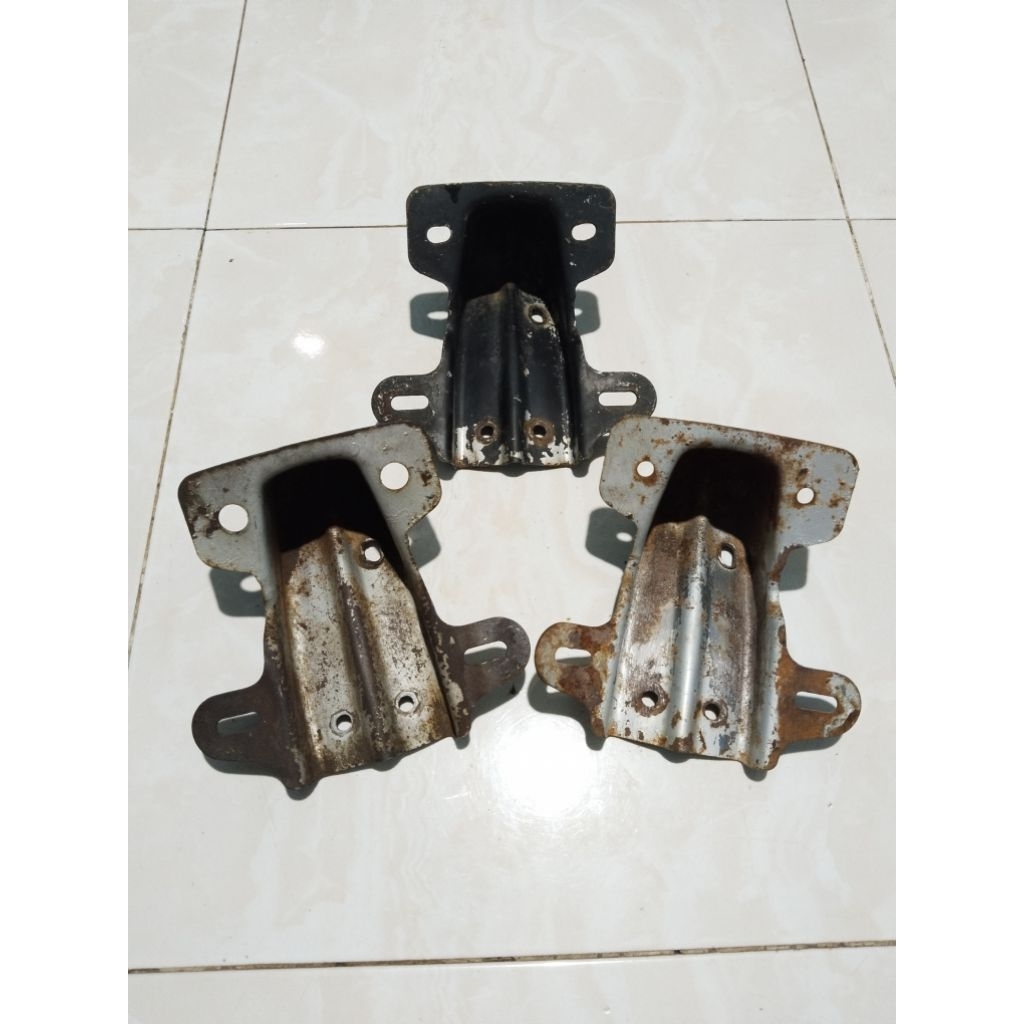 Pangkon dudukan stoplamp Yamaha V80 Original PNP CB