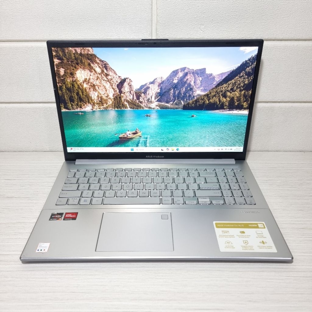 ASUS VIVOBOOK GO 15 OLED E1504FA AMD RYZEN 3-7320U 8GB/512GB OLED