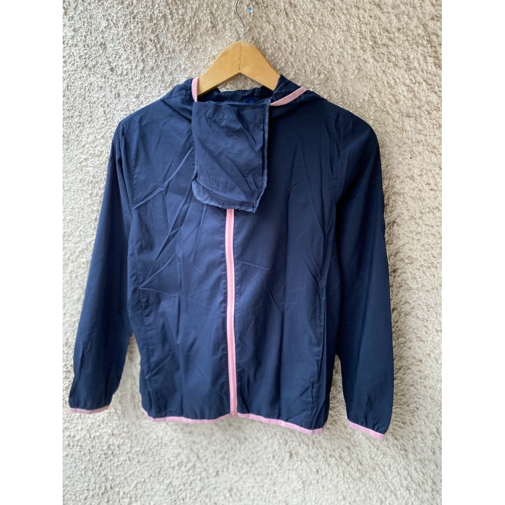 JAKET RUNNING UNIQLO KIDS POCKETABLE TAG 150