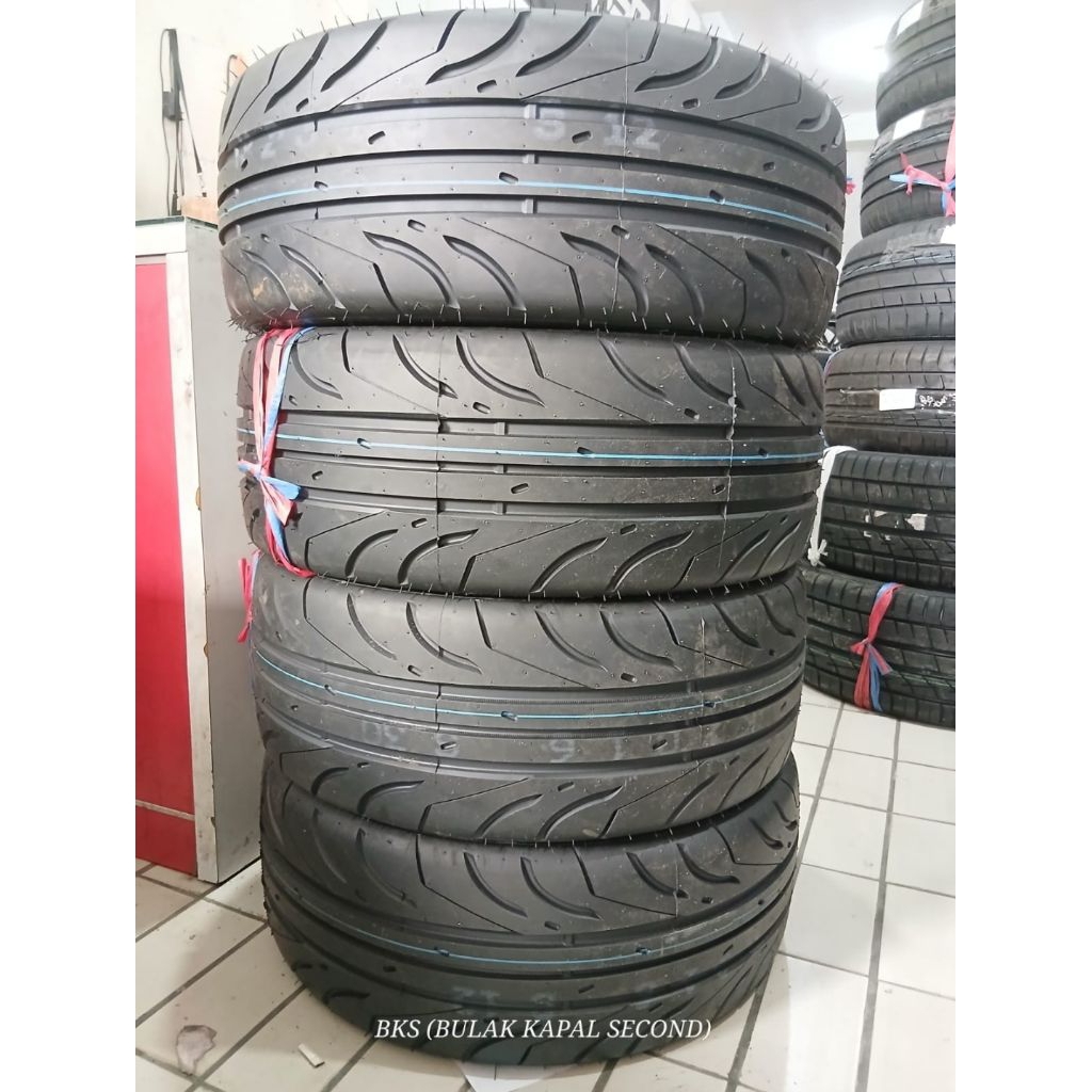 BAN MOBIL BEKAS SEKEN BERKUALITAS RING 17 ACCELERA 651 SPORT 215 45 R17