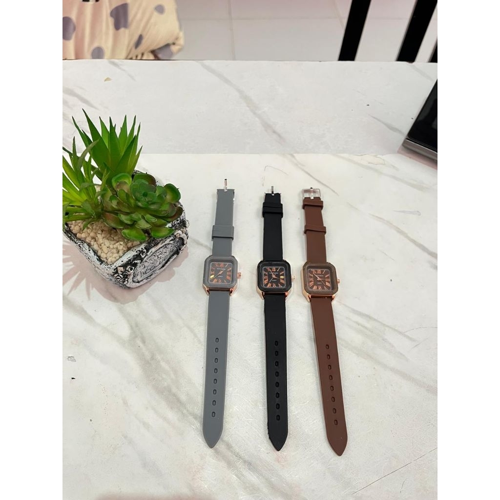 jam wanita minimalis/jam wanita lucu/jam wanita murah/jam wanita karet