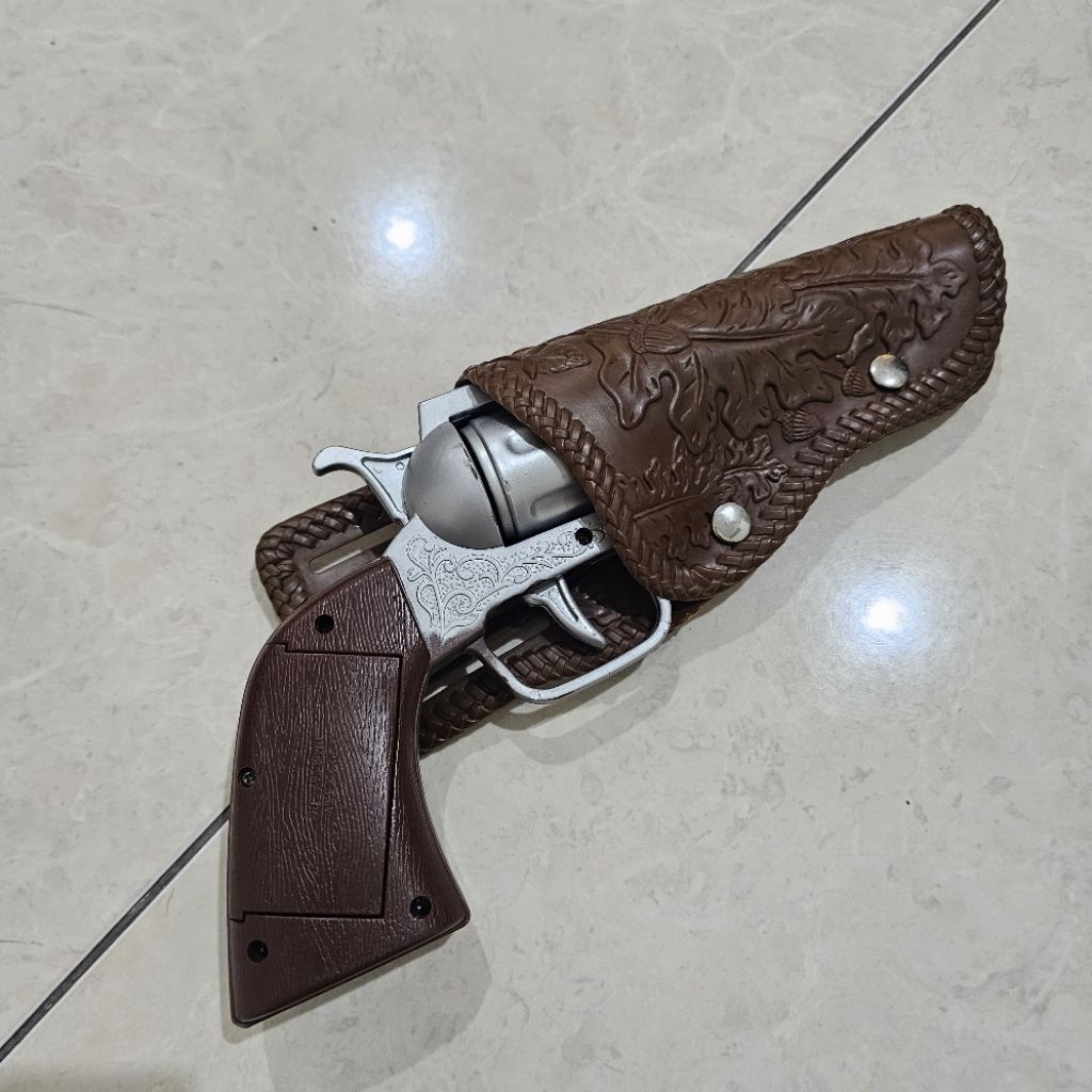 Mainan pistol koboi + sarung (PL)