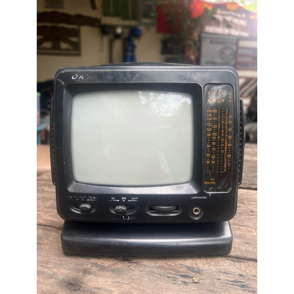 Black and White Personal Television / TV / Televisi Radio Mini (AM / FM / VL / VH / UHF), Okaido TV-