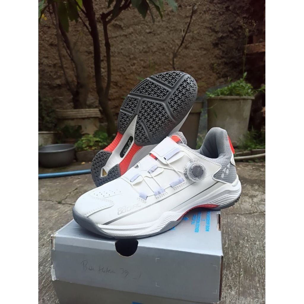 Sepatu Yonex BOA 88
