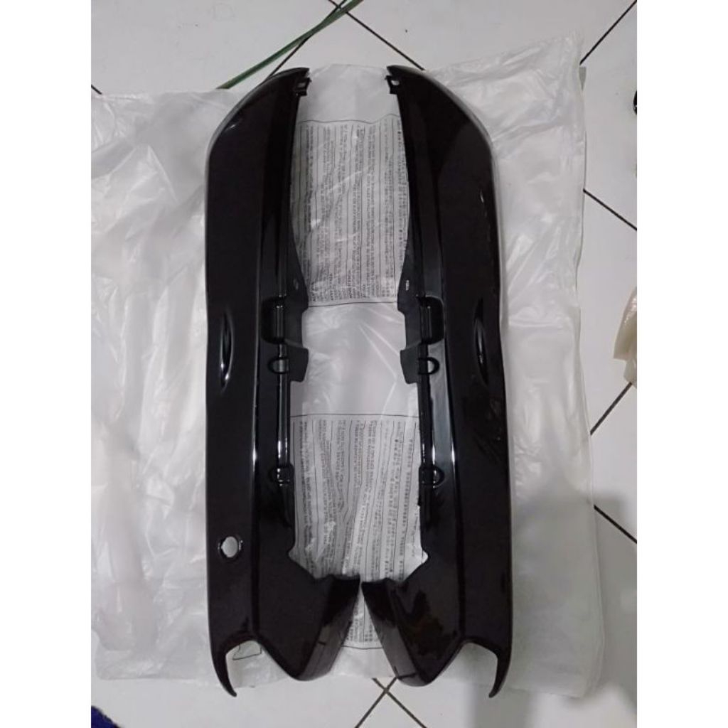 body samping grand bulus cover bodi body Astrea grand bulus warna hitam