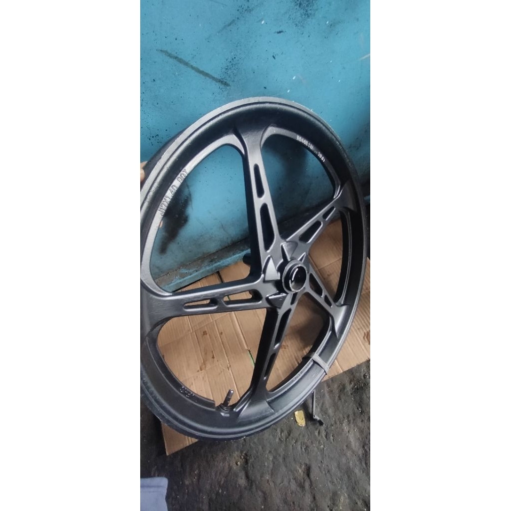 velg resing Jupiter Burhan bagian dpan pelek ORI copotan seken