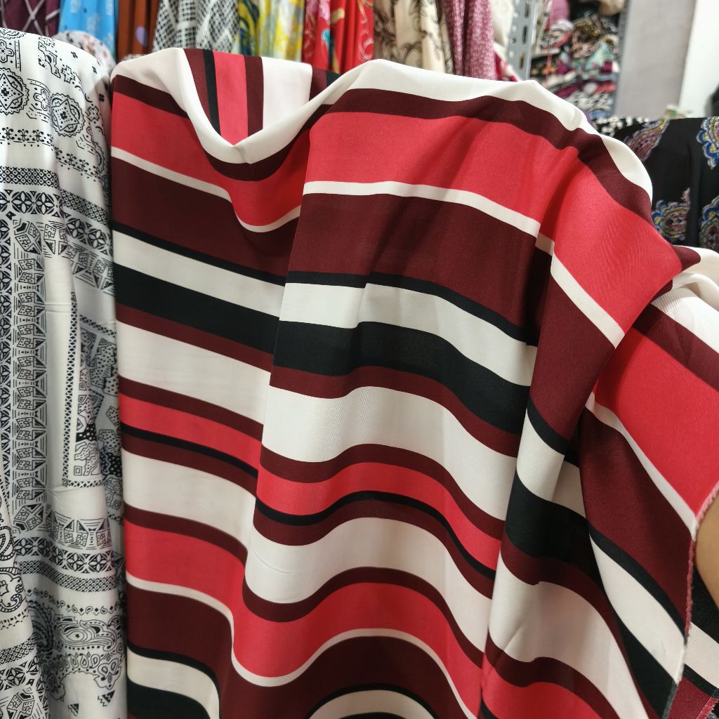 Kain Satin Silk Motif Salur Warna Warni – Tekstur Mewah, Elegan, dan Mengembang untuk Kebaya, Gaun P