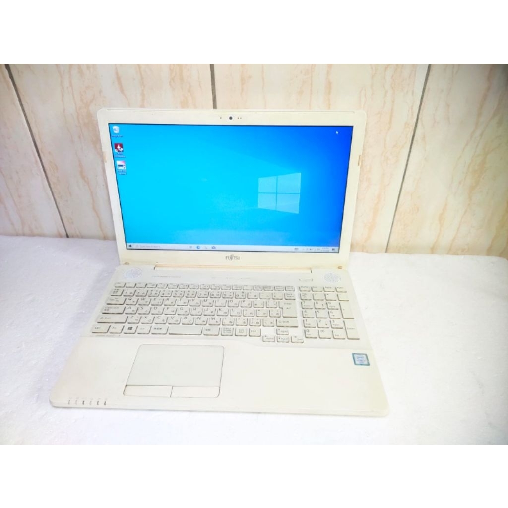 B171 Laptop Fujitsu Lifebook AH50 Ram 8gb HDD 1000gb core i7 gen6 Siap pakai