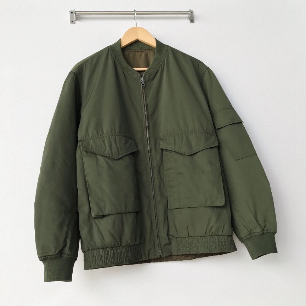 Jaket Bomber CWU NIKO AND Reversible Army