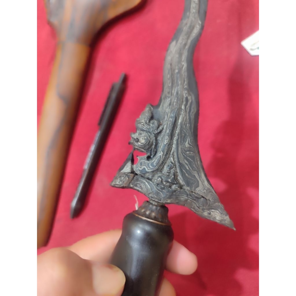 Keris istimewa patrem naga Raja