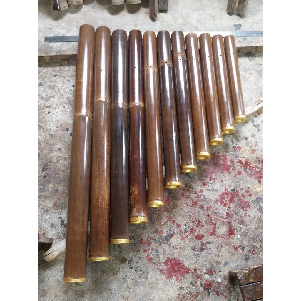 Daun Rindik 11 nada untuk 1 Rindik.