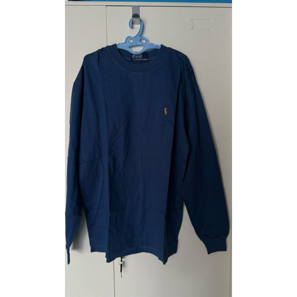 kaos lengan panjang biru navy
