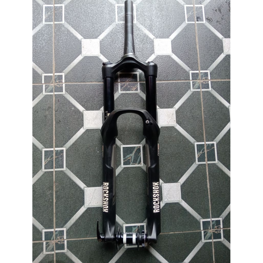 rockshox pike + hub depan Strummer 350