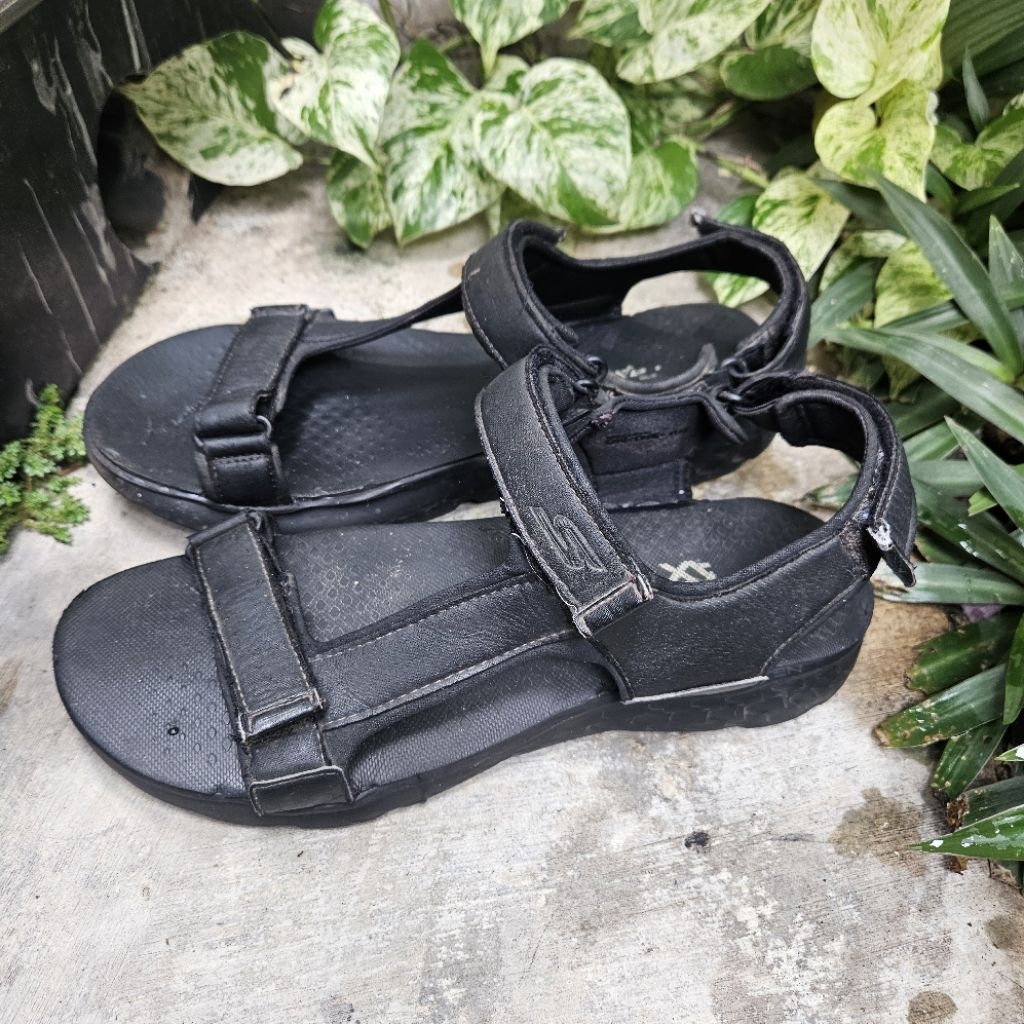 sandal second skechers size 42(27cm)