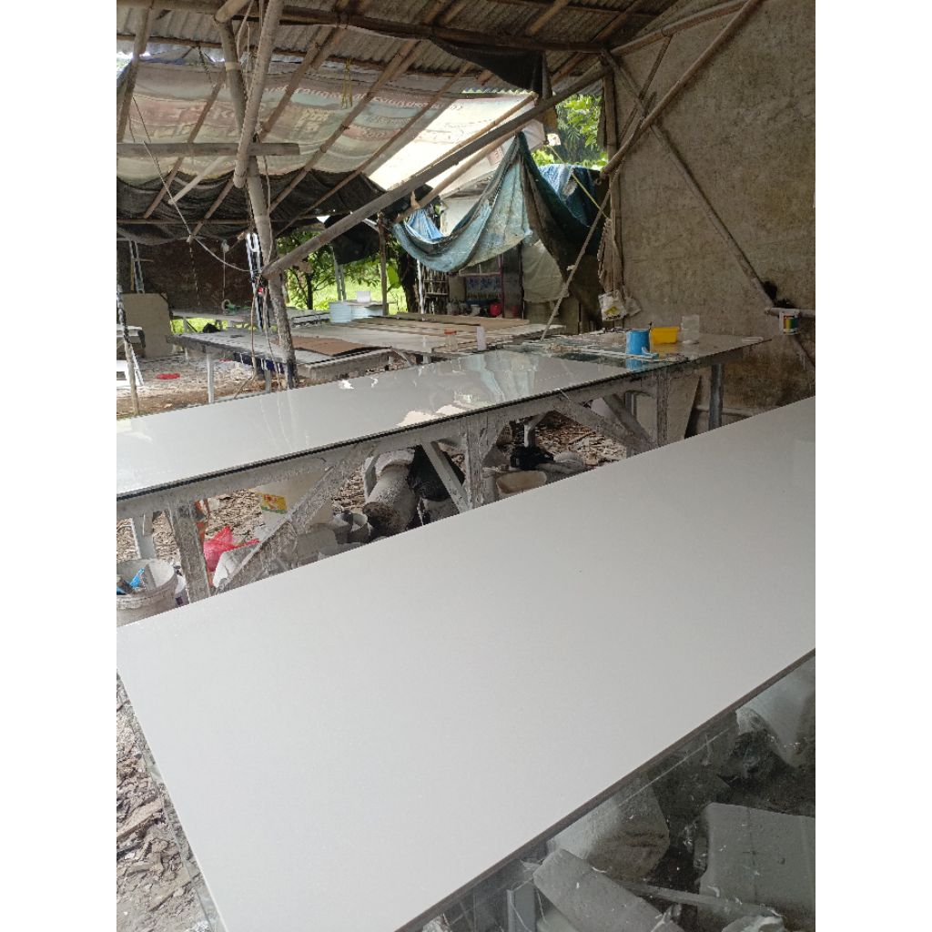 Solid surface top table