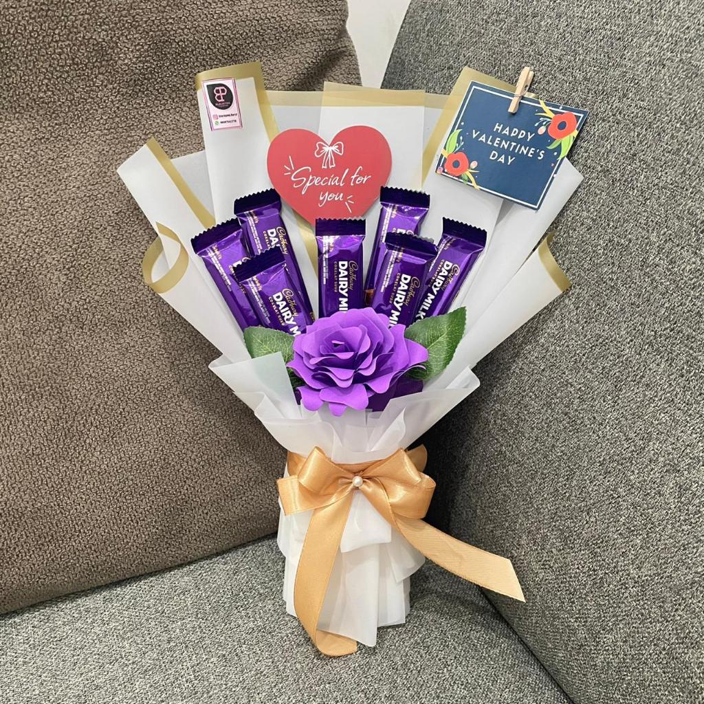 Bucket Coklat Dairy Milk Bunga Kertas Valentine 11g / Special valentine / ulangtahun / anniversary /