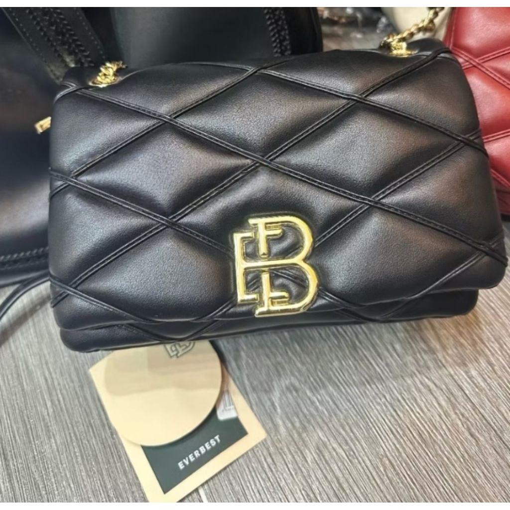 PRELOVED LIKE NEW(CUMA LEPAS TAG) EVERBEST SHOULDER BAG SLING BAG WARNA HITAM