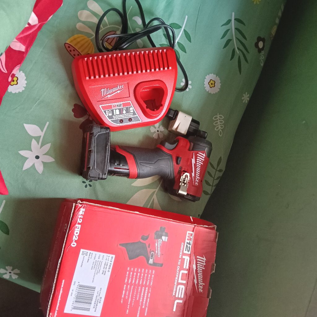 Milwaukee impact driver M12 gen 3 unit only