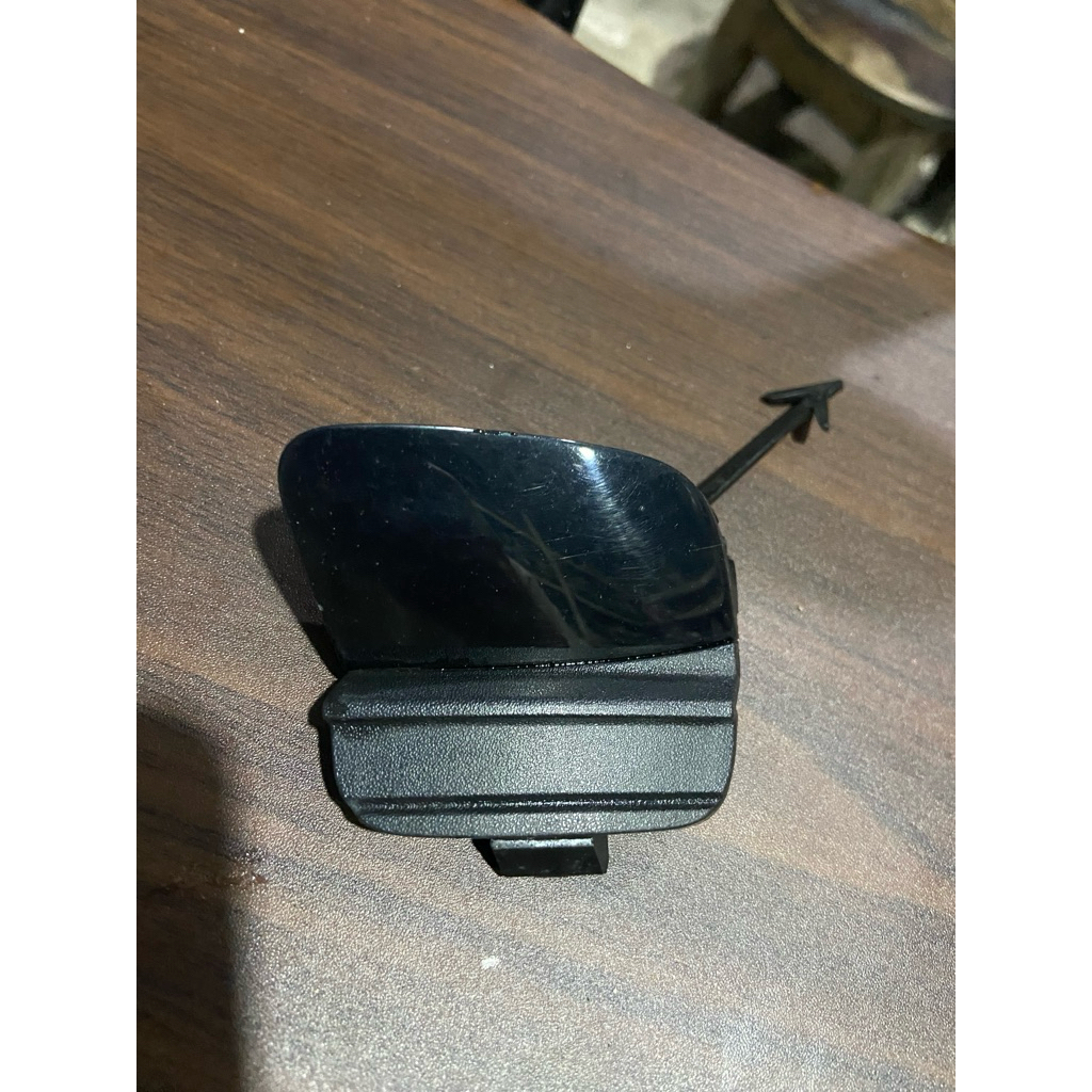 Tutup Towing Bumper Depan Mobil Wuling Almaz RS