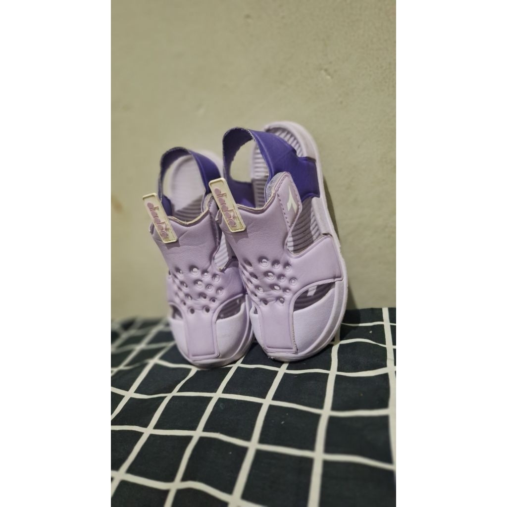 Sandal Diadora anak