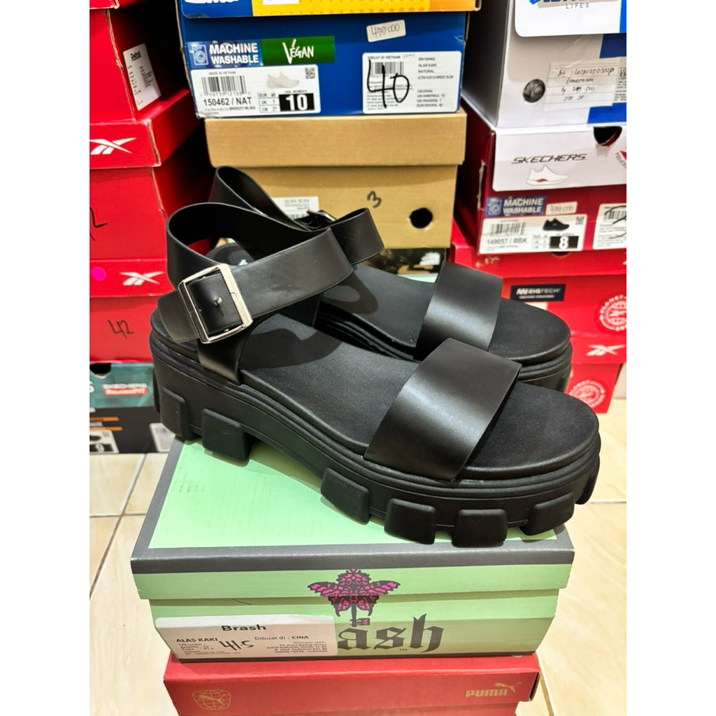 Payless Brash Women Warna Black Size 41.5