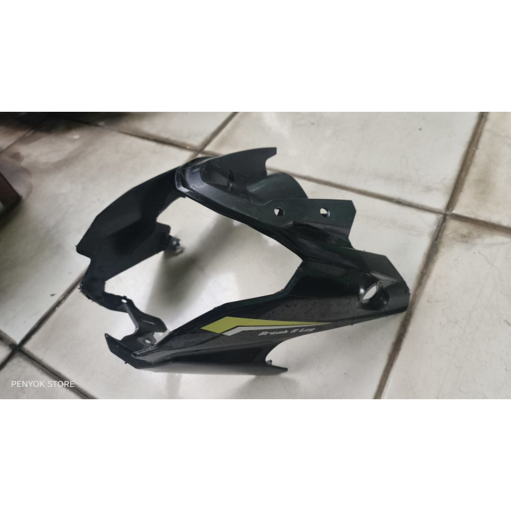 Batok lampu depan yamah vixion new original
