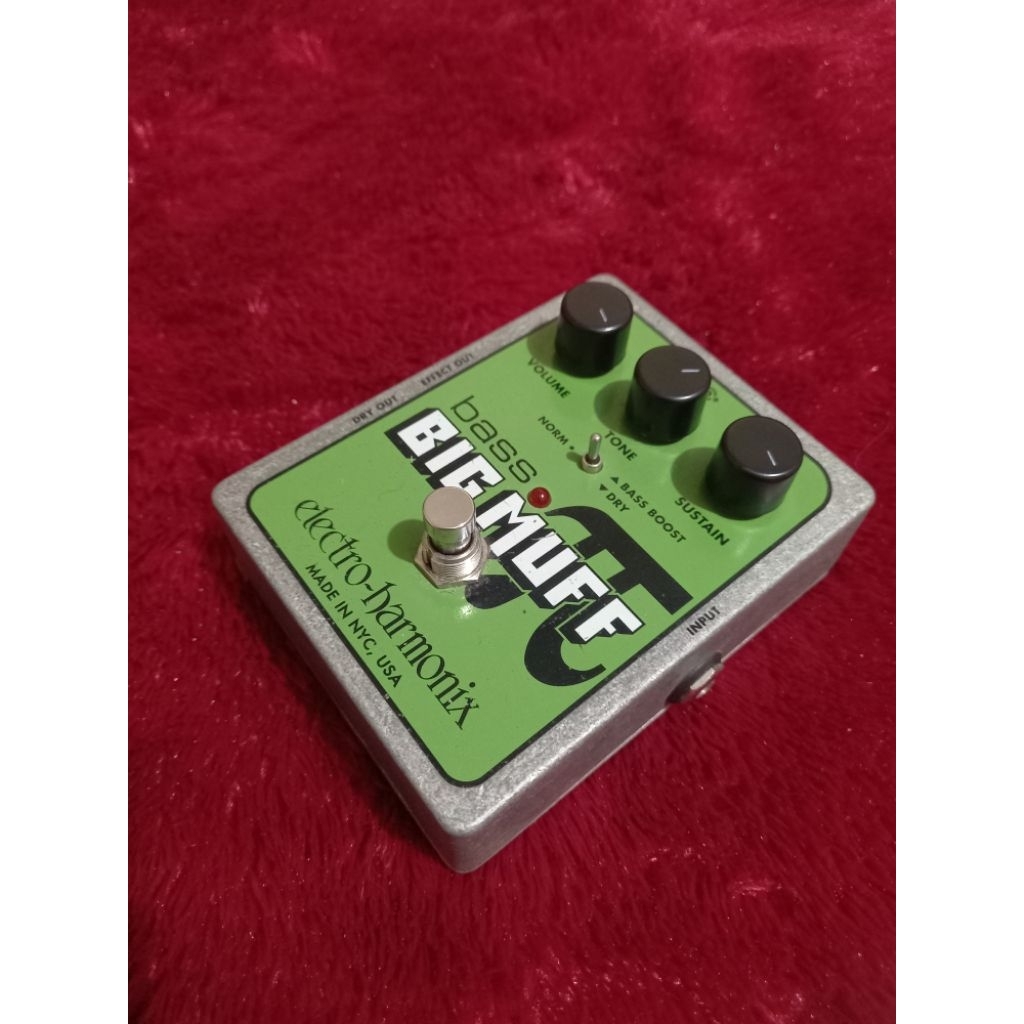 Electro Harmonix Bass Big Muff Distortion Fuzz. (Used)