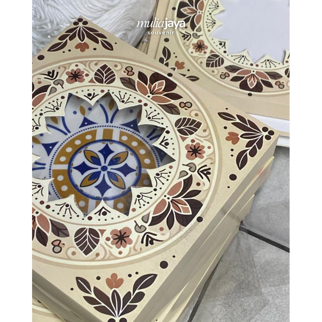 SOUVENIR PIRING KERAMIK JEPANG KEMASAN BOX