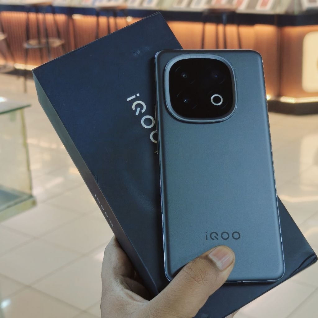 iqoo 13 16/512gb garansi on April 2026