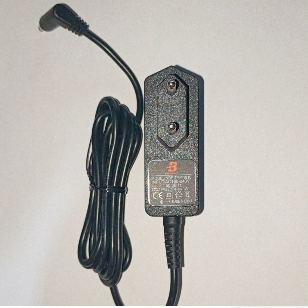 Adaptor Charger DVD Portabel GMC 