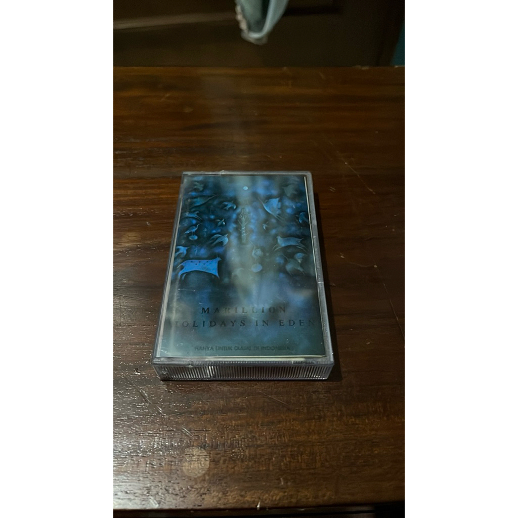 Kaset pita Marillion - Holidays In Eden